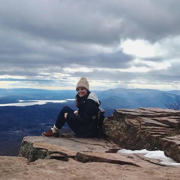 Meet your Posher, Jenn - Picture 1 of 1